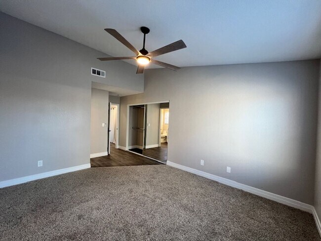 Building Photo - Fabulous 3 bedroom  Home