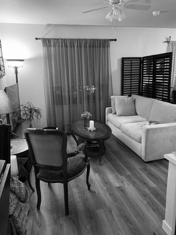 Building Photo - 334 Wells Ave S