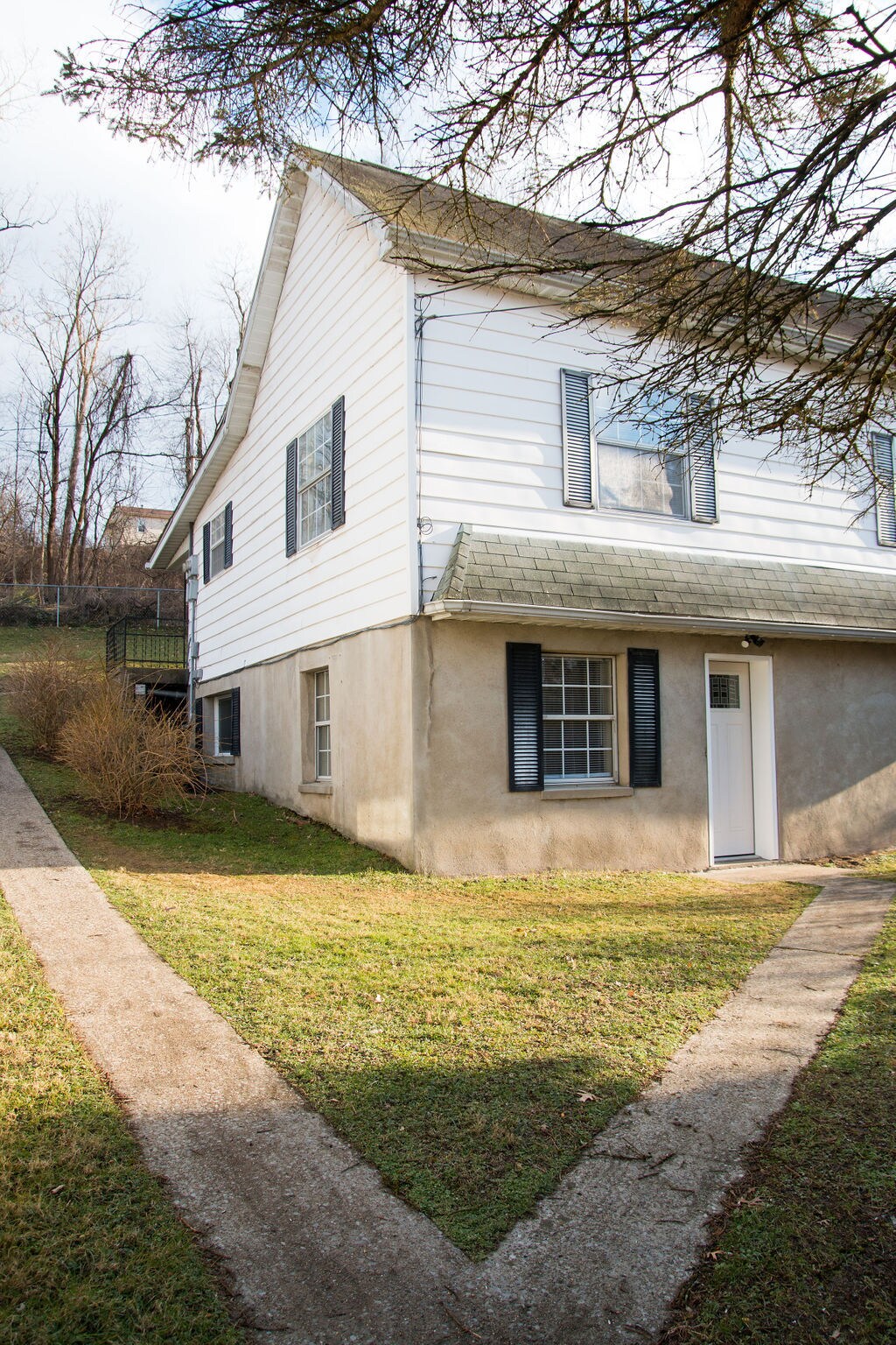 Building Photo - 801 Diamond Ct