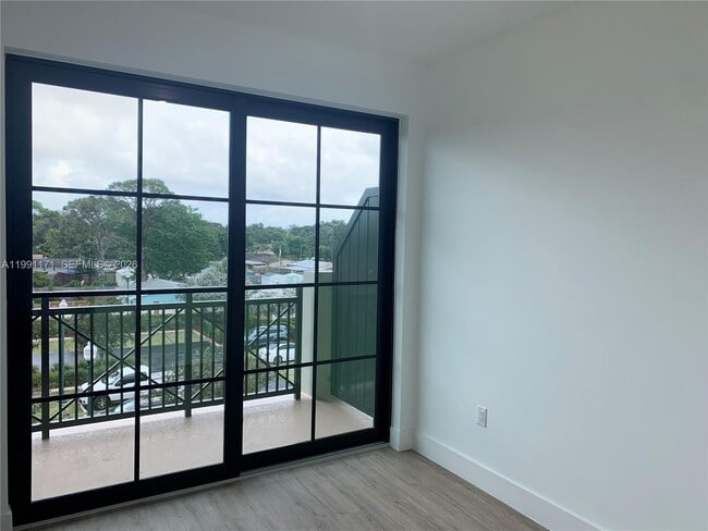 Building Photo - 4100 SW 64th Ave