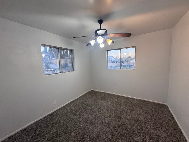 Building Photo - 374 Village Way