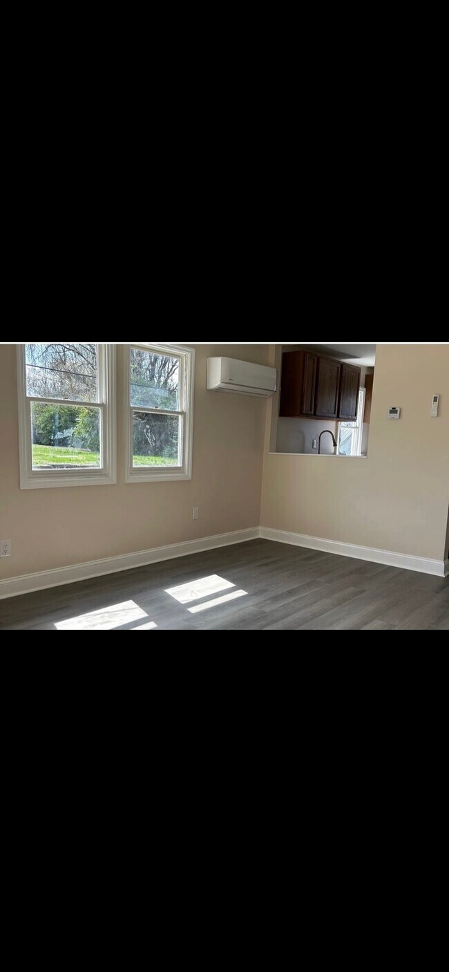 Building Photo - 2916 Brooks Ave
