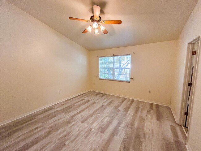 Building Photo - 5283 SW 97th Way