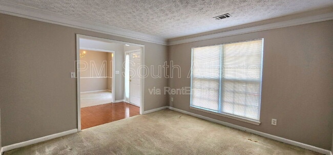 Building Photo - 2330 Burdett Ridge Dr