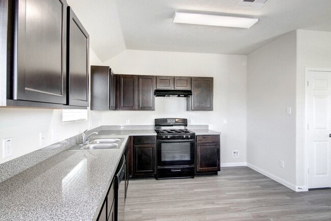 Building Photo - 5401 Rio San Juan St