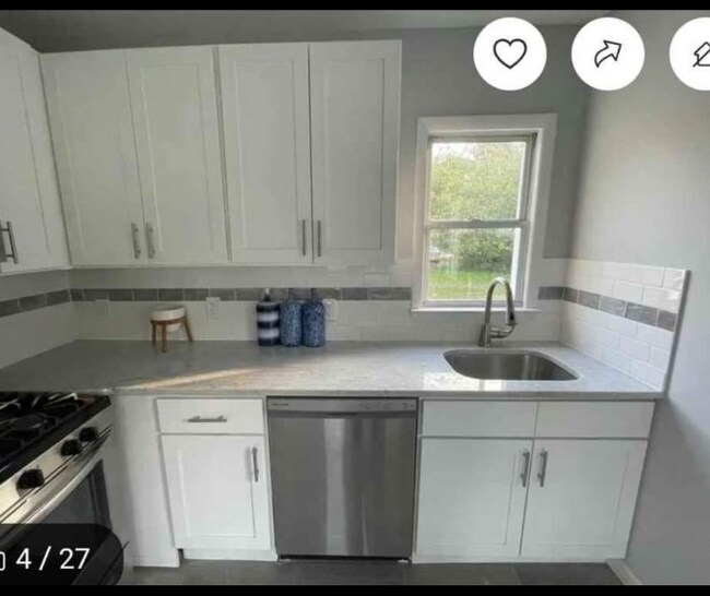 Building Photo - 119 S Academy St