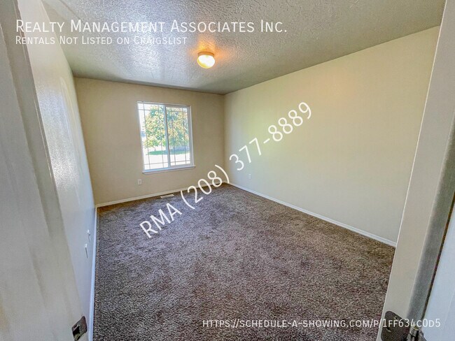 Building Photo - 5118 Lathrop Pl