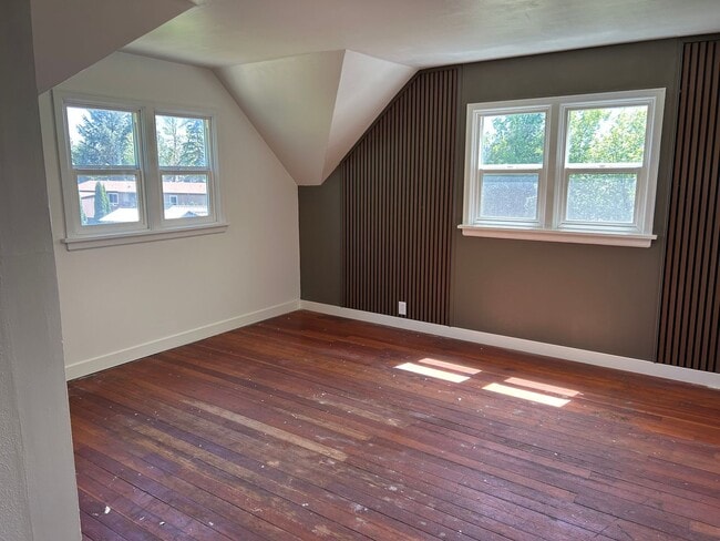 Building Photo - Spacious 3-Bedroom Home for Rent in Evergr...