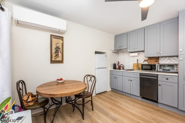 Building Photo - 6 Boyden Pkwy S