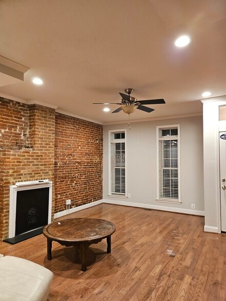 Building Photo - 908 S Hanover St