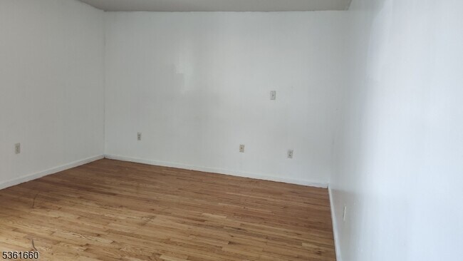 Building Photo - 540 15th Ave