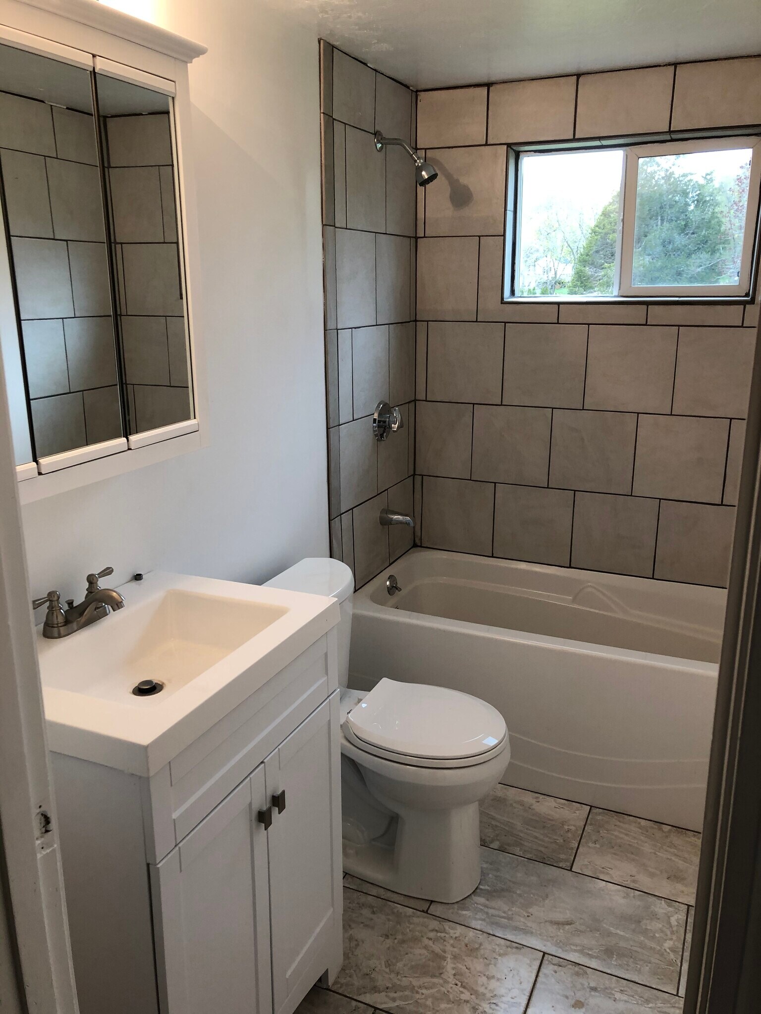 Building Photo - 8 Brookings Dr