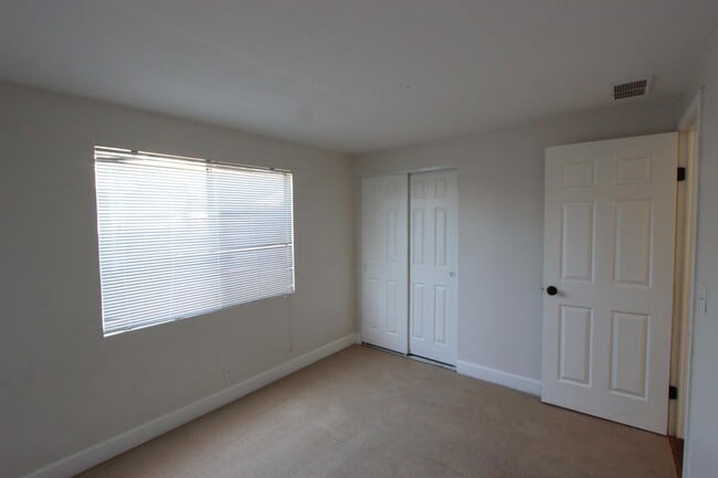 Building Photo - 24730 Cornstalk Rd