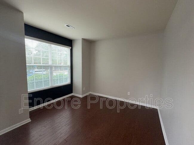 Building Photo - 1200 Grace Point Rd