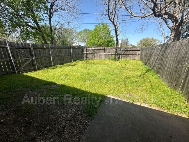 Building Photo - 1021 Vera Ct