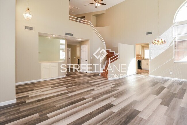 Building Photo - Spacious 5 bedroom home in Henderson!