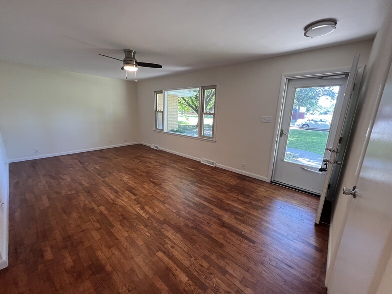 Living Room and entry - 1808 Bellamy Dr