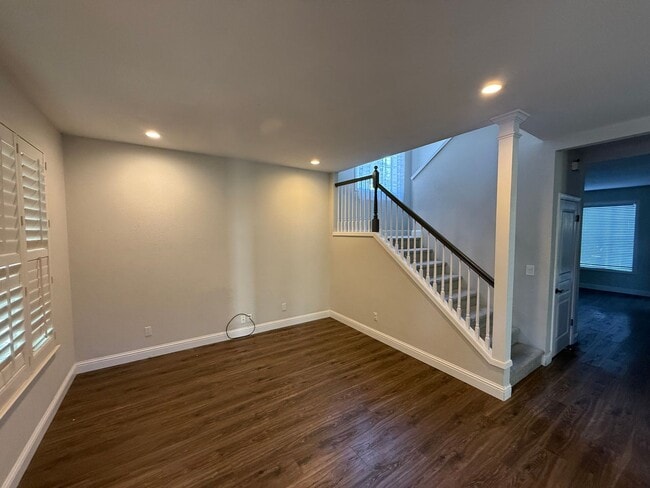 Building Photo - 9448 Cedarview Way