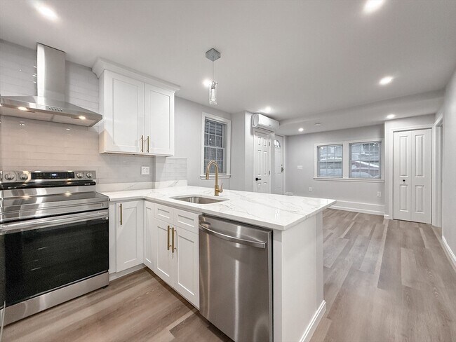 Building Photo - 29 Avon St