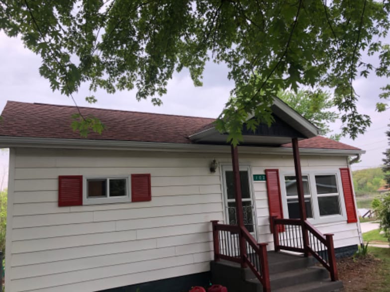 Building Photo - 133 Lakeside Dr