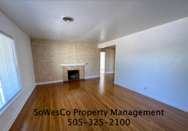 Building Photo - Beautiful Spacious Home with Large Yard & RV Parking
