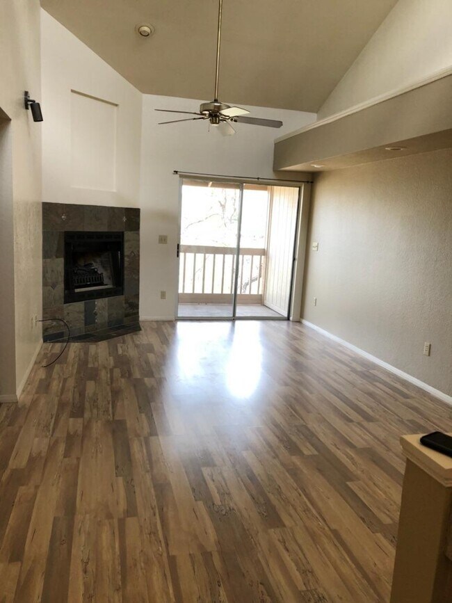 Building Photo - 93 E White Mountain Blvd