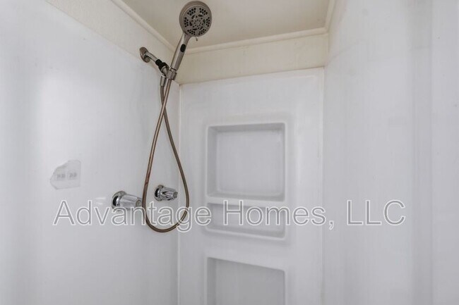 Building Photo - 1015 N Scott Ave