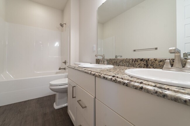 Building Photo - 4 Bed/3.5 Bath in Gig Harbor WA