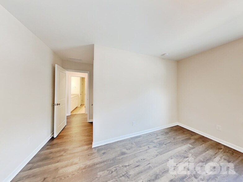 Building Photo - 200 Chapelcrest Ln