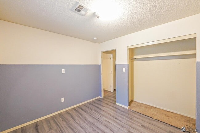 Building Photo - 643 13th St