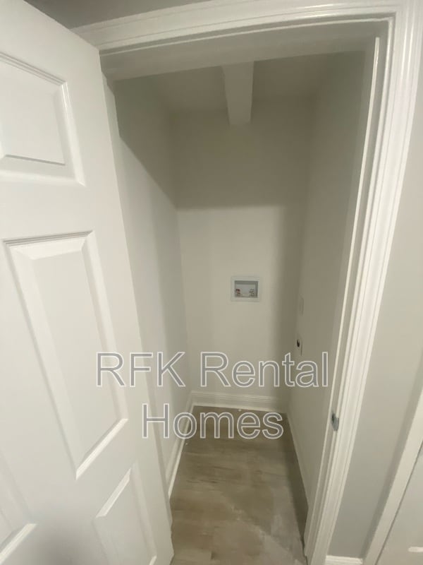 Building Photo - 2224 Langley Ave