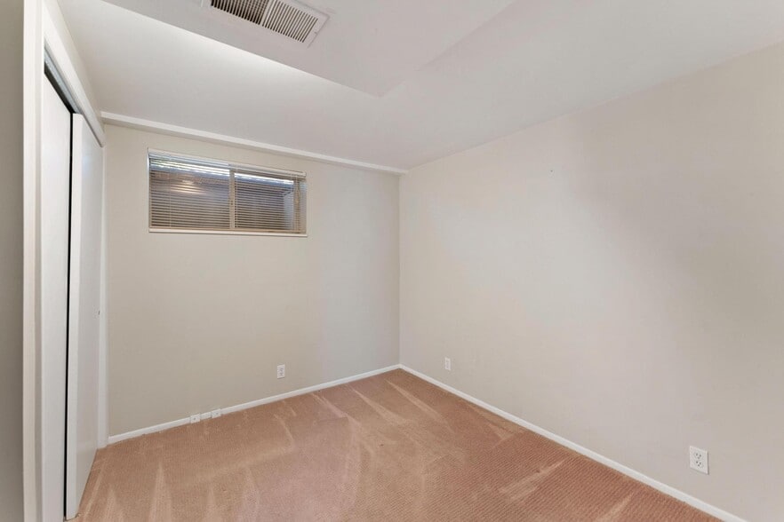 Building Photo - 4243 S Lynne Ln