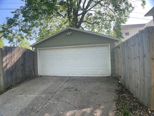 Building Photo - Home Near Bradley University
