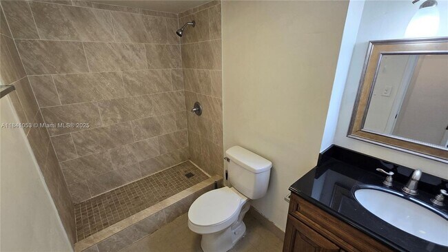 Building Photo - 9143 SW 77th Ave