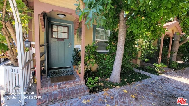 Building Photo - 311 N Venice Blvd