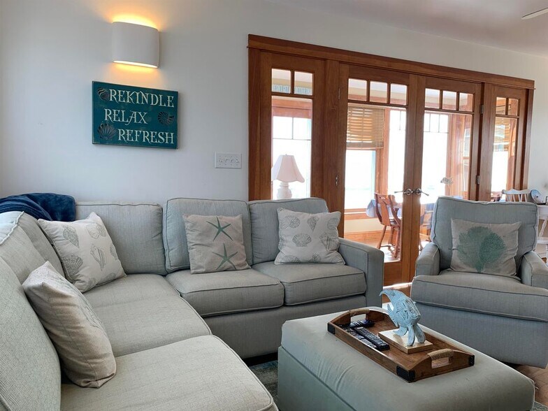 Building Photo - 1665 Ocean