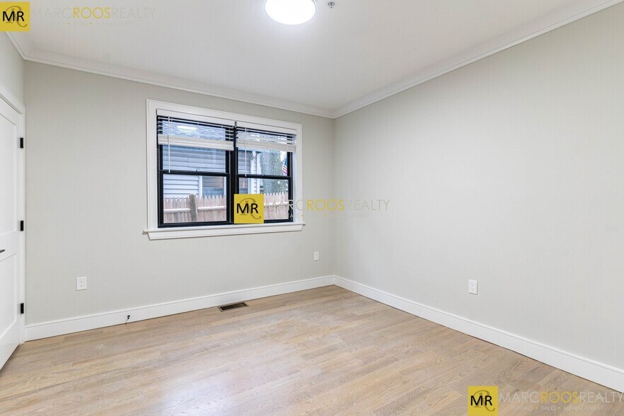 Building Photo - 152 Trenton St
