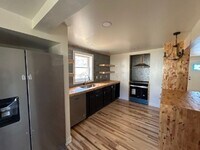 Building Photo - 235 E 2nd St