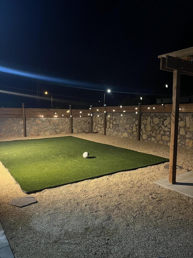 Building Photo - 12156 Mesquite Thorn Dr