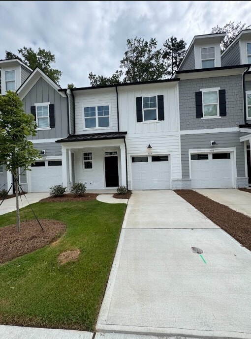 Building Photo - Beautiful 3-Bedroom, 3-Bath Home with Mode...