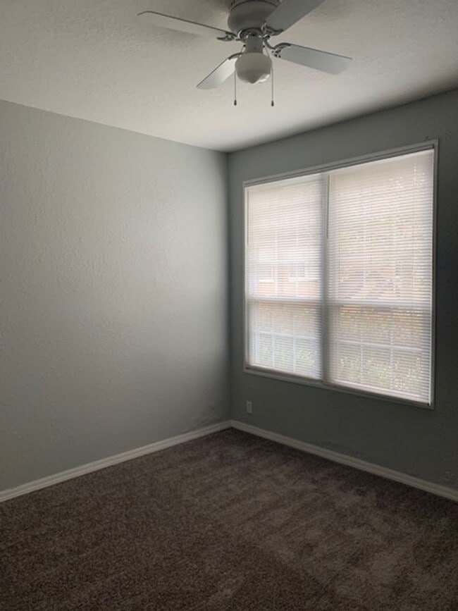 Building Photo - 1 Bed/1 Bath Condo in MetroWest ...