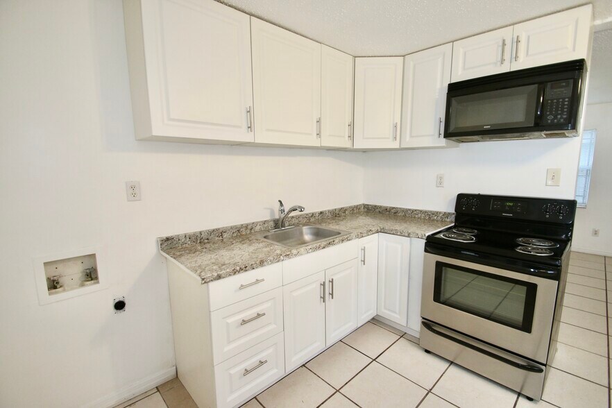 Building Photo - 1260 Depugh St