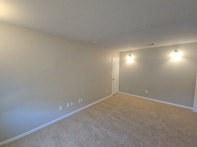 Building Photo - 14114 Little River Dr