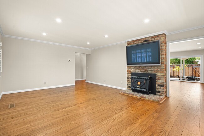 Building Photo - 5525 Amby Dr
