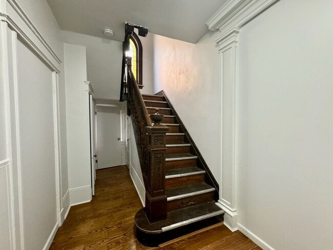 Building Photo - 301 W McMillan St