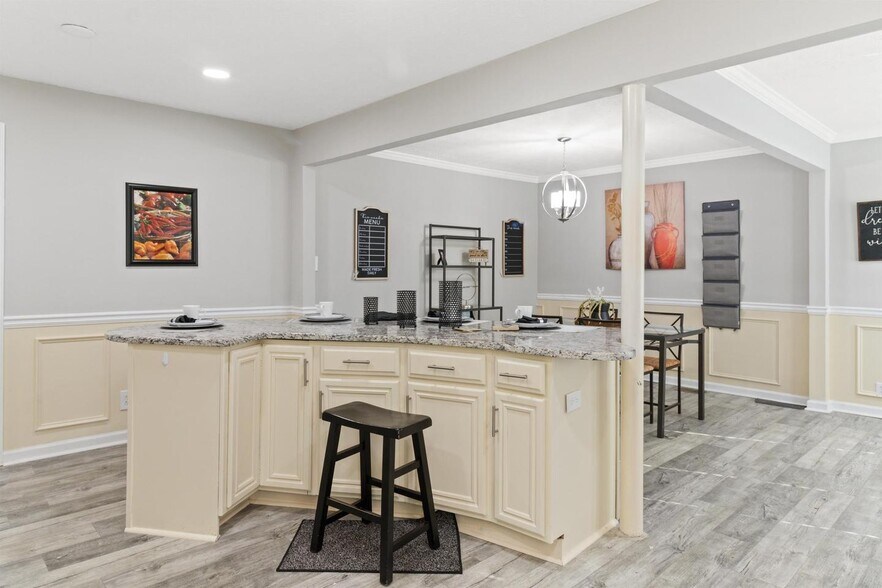 Building Photo - Bright, Spacious Stone Mountain Residence ...