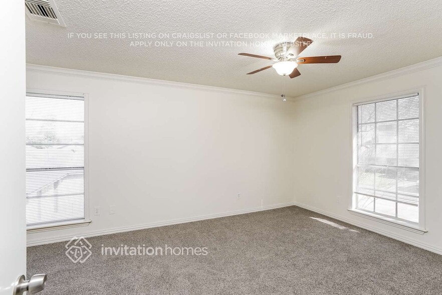 Building Photo - 9422 Cedar Point Cir