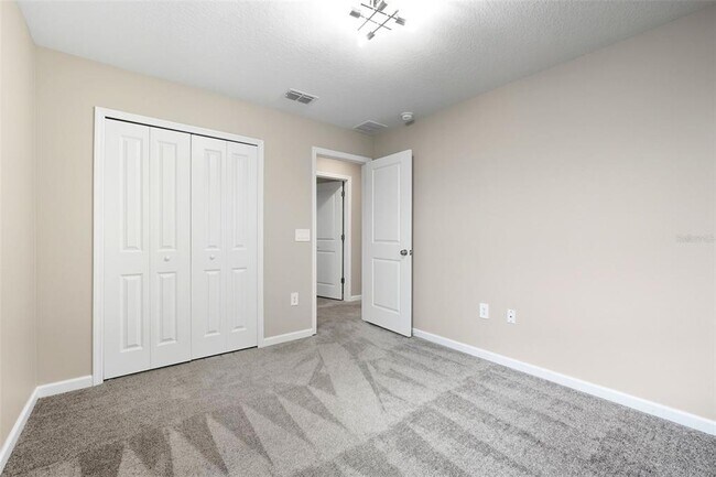 Building Photo - 724 Daring Dr