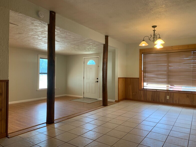 Living & dining - 1240 S Brazos St