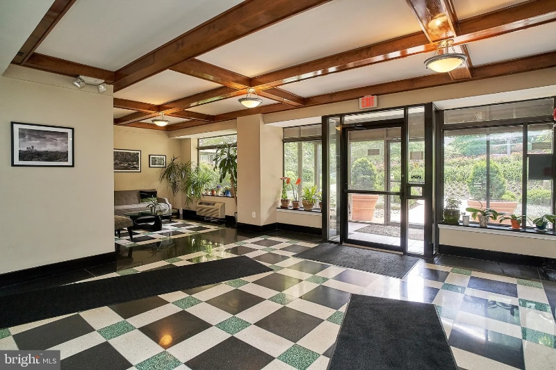 Building Photo - 1801 Clydesdale Pl NW